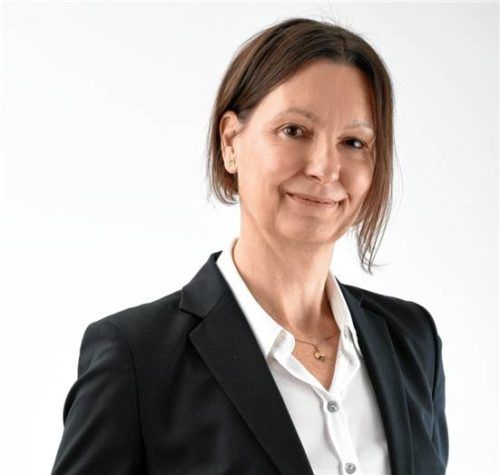 Auf Jobsuche trotz Studium? Dr. Nicole Cujai, Geschäftsführerin der Agentur für Arbeit Rosenheim, ordnet die Zahlen für die Region ein. Foto Imago/Agentur für Arbeit