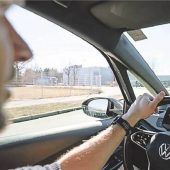 Versteckt hinter der A-Säule