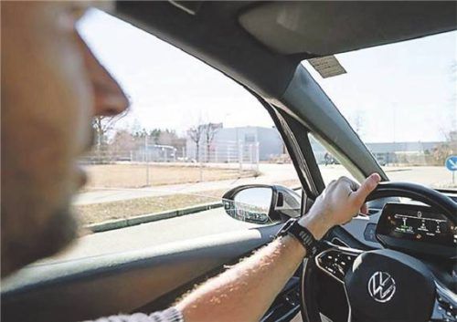 Aus dem Blick verloren: Breite A-Säulen verhindern gute Rundumsicht und erhöhen die Unfallgefahr. Foto ADAC