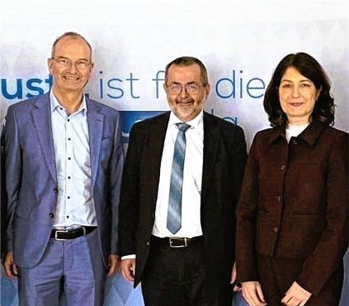 Beim Besuch: (von links) Behördenleiter LOStA Dr. Wolfgang Beckstein, der neue Generalstaatsanwalt Andreas Wimmer und Leitende Oberstaatsanwältin Gabriele Tilmann. Foto Staatsanwaltschaft Traunstein