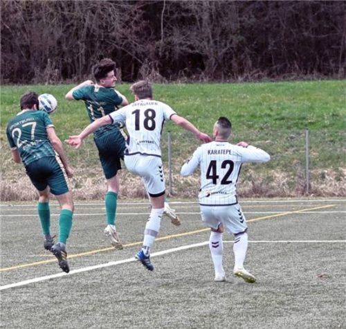 Benedikt Mittermayr köpft zur Führung für den SBR ein. Foto Hans.Jürgen Ziegler