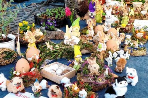 Bunt wie der Frühling wird der Markt in Ampfing. Foto stettner