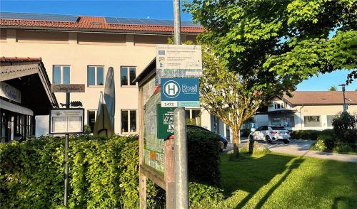 Das Bild zeigt die Rosi-Haltestelle am Spritznhäusl. Foto Kirchner