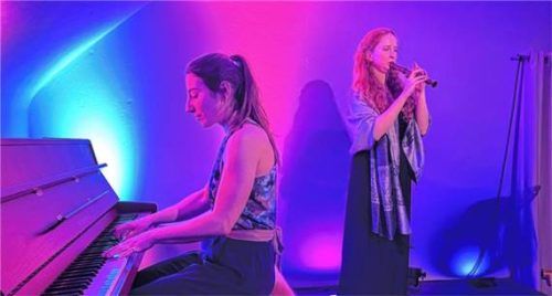 Das Duo FioRa konnte im Gimplkeller begeistern.Foto M. Wagner