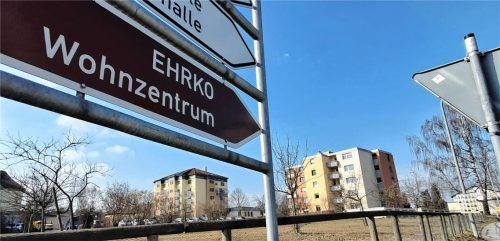 Das EHRKO-Wohnzentrum will einige Millionen Euro in die Modernisierung seiner Wohnanlage investieren. Im Neumarkter Bauausschuss wurden die Planungen beraten. Foto  Enzinger