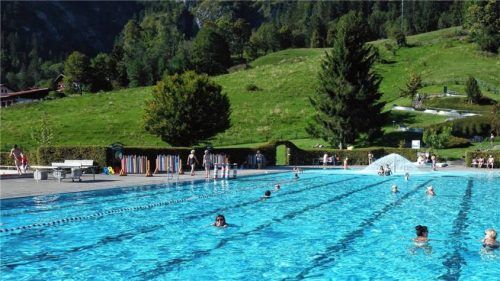 Das Freibad Reit im Winkl wird ab der kommenden Sommersaison nicht mehr wie bisher im Pachtverhältnis betrieben, sondern von der Gemeinde in eigener Regie. Foto Archiv Hauser