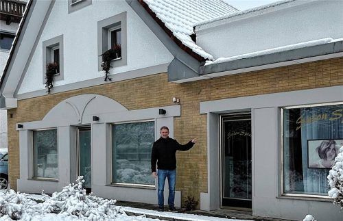 Das sogenannte Spießgrundstück hat die Stadt Töging nun erworben – zur Freude von Bürgermeister Dr. Tobias Windhorst.Foto  Ranzinger