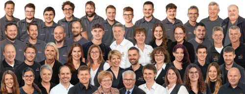 Das Team von Möbel Reichenberger setzt sich täglich für Komfort, Stil und persönliche Beratung ein. Gemeinsam gestalten sie die Zukunft eines traditionsreichen Familienunternehmens.