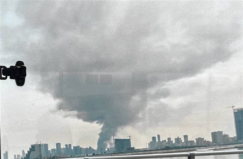 „Das waren die ersten Einschläge hier in Manamah am Samstag“, schreibt Elfie Prucker. Diese hätten ab 12 Uhr stattgefunden. „Wir mussten dann sofort von unserem Ausflug wieder zurück ins Hotel.“ Fotos  Prucker