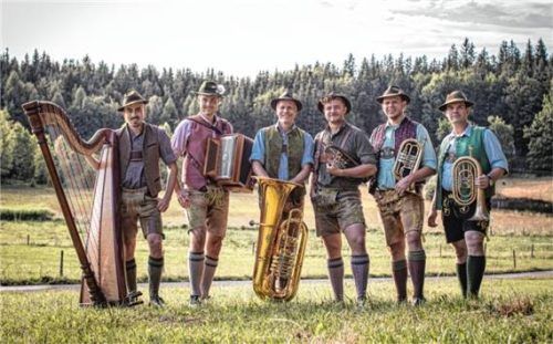 De boarische Bris ist am Festabend der „Wasserburger Volksmusiktage 2026“ zu hören. Foto re