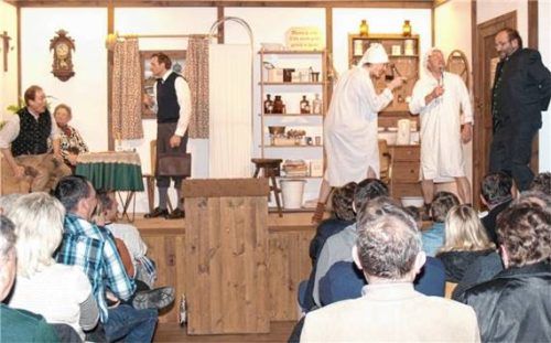 Der „Bader-Bazi“ brachte 2012 Dorfg’schichten, Liebeswirren und ein gutes Maß an Bauernschläue auf die Bühne.