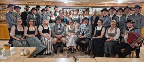 Der GTEV „Almrausch“ Wasserburg kam im Gasthaus Esterer in Zellerreit zur Mitgliederversammlung zusammen. Foto re