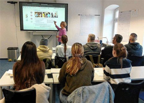 Der Integrationskurs in der Wasserburger Volkshochschule steht vor einer unsicheren Zukunft.Foto Weithofer