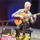 Klassische spanische Gitarre in Vollendung