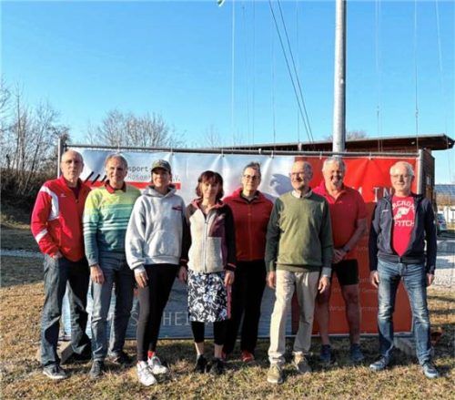 Der neu gewählte Vorstand des Rudersport-Clubs: (von links) Paul Geisenhofer, Carsten Magnus, Paula Kostka-Occhipinti, Katja Merker, Birgit Musselmann, Klaus Rehm, Heiner Übelacker und Dirk Grösgen. Foto re