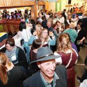 Ein offener Ratsch zweier Klosterbrüder