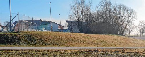 Die Hanglage am geplanten Standort des Kinderhauses erschwert die Planungen. Nun wurde eine Entscheidung getroffen. Foto  Heistracher