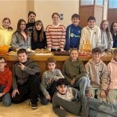 Kuchenverkauf mit großem Herzen