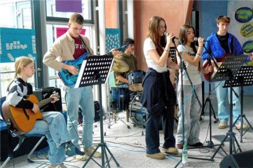 Die „Kleine Schulband“ spielt auf.Foto Fischer