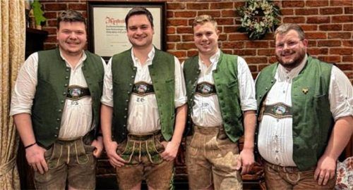 Die neue Vorstandschaft der Stierberger Burschen: (von links) Dominik Schweickl, Tobias Gilnhammer, Julian Waltl und Christoph Seisenberger. Foto Sutherland