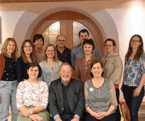 Die neue Vorstandschaft mit Bürgermeister Josef Huber (vorne Mitte).Foto  re