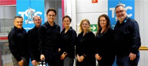 Die neue Vorstandschaft mit den ausgeschiedenen Mitgliedern: (von links) Peter Zinn, Andreas Kielack, Christoph Berger, Regina Zinn, Manuela Stadler, Andrea Galli und Wolfgang Balbira.Foto Fischer