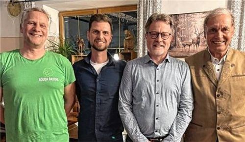 Die neue Vorstandschaft: (von links) Zweiter Vorsitzender Guido Fendt, die Beisitzer Patrik Steinmaier und Ronny Müller sowie Vorsitzender Wolfgang Matschke.Foto re