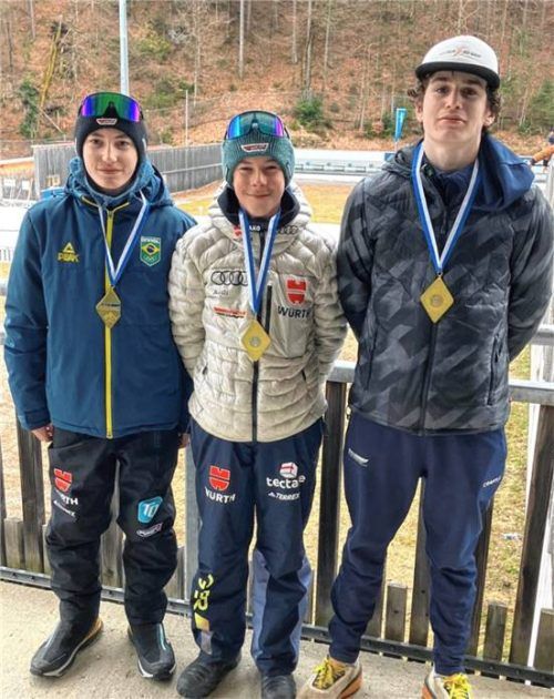 Die Sieger in den einzelnen Schülerklassen (von links): Elias Schnurrer (WSV Reit im Winkl), Paul Jordans (SC Traunstein) und Johann Hasenknopf (WSV Bischofswiesen). Foto Jens Nowusch