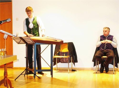 Eindrücke vom Vortrag „Das unglaubliche und wundersame Leben des Franz Xaver Stocker aus Prien“ bei der Kolpingsfamilie in Prien mit Andreas (links) und Gustl Lex. Foto Hötzelsperger