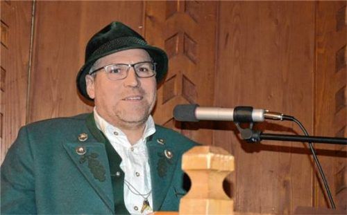 Festleiter Martin Heiler bittet um Hilfe. Foto Wunderlich