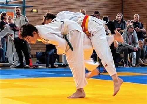 Florian Dengler mit einem schönen Wurf.Foto KSV Bad Aibling