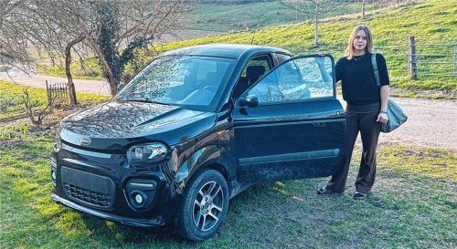 Für Elisabeth Putz (15) aus Lohkirchen ist ihr Microcar der Inbegriff von Freiheit. Foto Putz