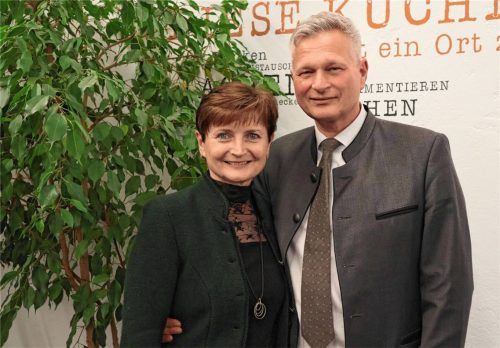Gemeinsam mit seiner Frau Christine freut sich Bürgermeister Richard Richter auf seine bevorstehende Amtsperiode. Foto Röhrl