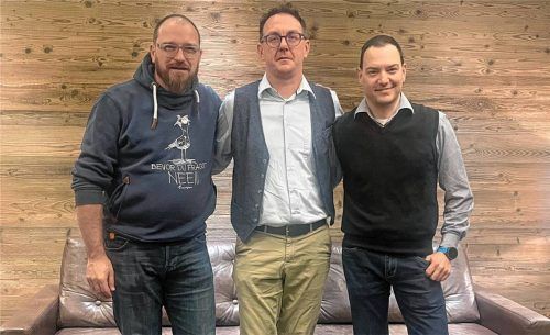 Gewählter Vorstand: (von links) Kassier Bernd Faber, Vorsitzender Can Dörtbudak und dessen Stellvertreter Felix Huber. Foto Stadler