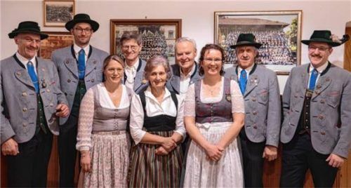 Glückliche Gesichter bei der Ehrung der Mitglieder. Foto RE