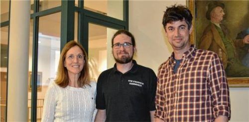 Gregor Bauer (rechts) zieht in den Gemeinderat ein. Amtierender Gemeinderat Michael Sturm erhielt kein Mandat. Bürgermeisterin Martina Gaukler begleitete beide Kandidaten. Foto Eder