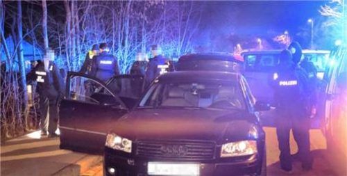 Großeinsatz der Polizei am Freitagabend: In Töging und Winhörung hatten Unbekannte Schüsse aus einer Schreckschusswaffe abgegeben.