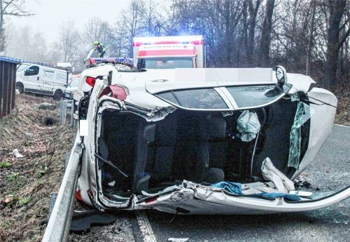 Großes Glück im Unglück hatte eine Aiblingerin bei einem Unfall auf der Staatsstraße 2078 bei Bad Aibling am 2. März. Foto jre