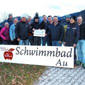 Auer Bettelhochzeitsgesellschaft dankt mit stattlicher Spende