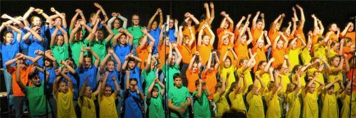 Herzerfrischend sang der Unterstufenchor beim Frühjahrskonzert. Fotos Baumann