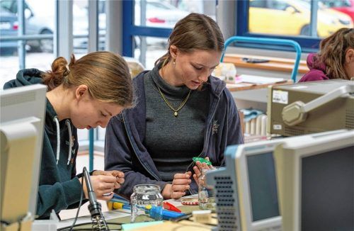Im neuen Schülerlabor des DLR an der TH Rosenheim werden Schülerinnen und Schüler selbstständig zu Themen wie Luftfahrt, Raumfahrt, Energie, Robotik und Astronomie experimentieren.Foto Patricia González Dillon