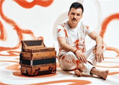 Jakob Steinkellner und seine „Steirische“. Foto re