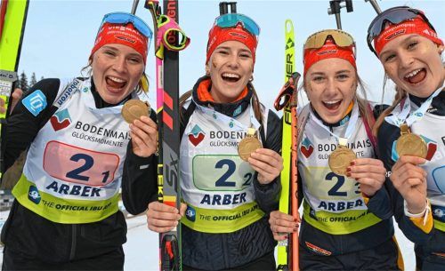 Johanna Lehnung, Melina Gaupp, Leni Dietersberger und Sydney Wüstling (von links) holten in der Staffel eine Goldmedaille für Deutschland.Foto Imago