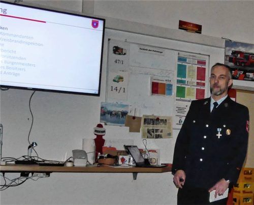 Kommandant Andreas Biehn ließ das vergangene Jahr Revue passieren. Foto Stache