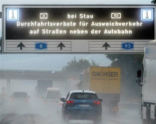 Lokale Ärgernisse wie die Diskussion um Durchfahrtsverbote machten dem amtierenden Landrat Otto Lederer gegen Herausforderer Sepp Hofer das Leben schwer. Foto dpa