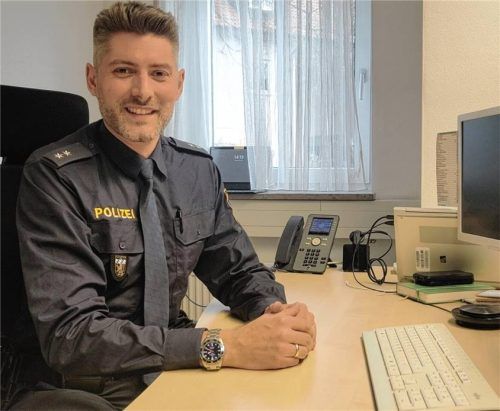 Marcel Kubeng sitzt zukünftig im Chefsessel bei der Haager Polizei. Foto Huber