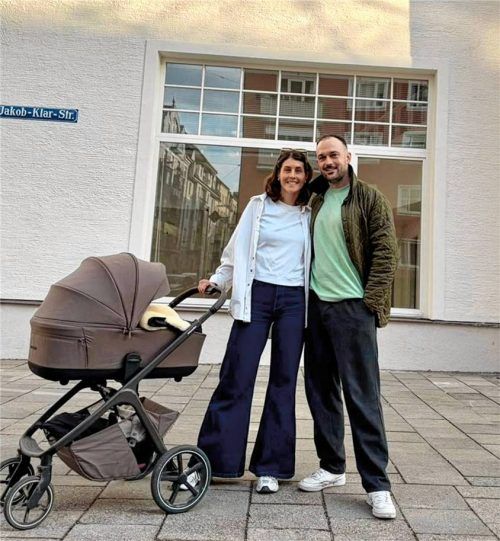 Max Plonus und Amelie Werner teilen die Elternzeit unter sich auf: „Teamplay auf einem ganz neuen Level.“Fotos poll