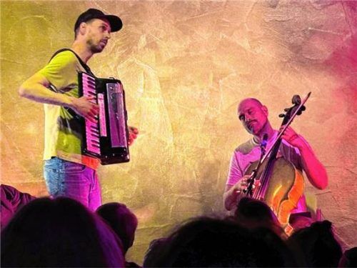 Maxi Pongratz (links) überzeugte mit Witz und Tiefgang. Foto re