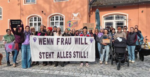 Mehr Anerkennung für die Leistungen von Frauen forderten die Demonstrantinnen. Foto Rieger