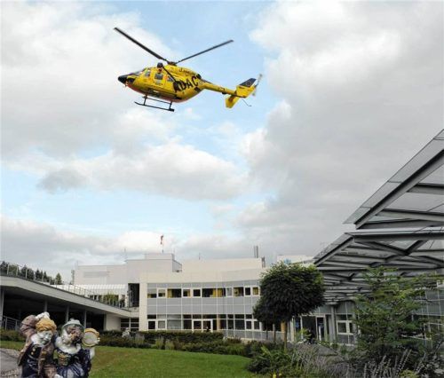 Nach seinem schweren Unfall im Training am 20. Februar wurde der schwer verletzte Turner (26) des SV Bruckmühl mit einem Rettungshubschrauber in die Unfallklinik nach Murnau geflogen (Symbolbild). Foto IMAGO/Simon